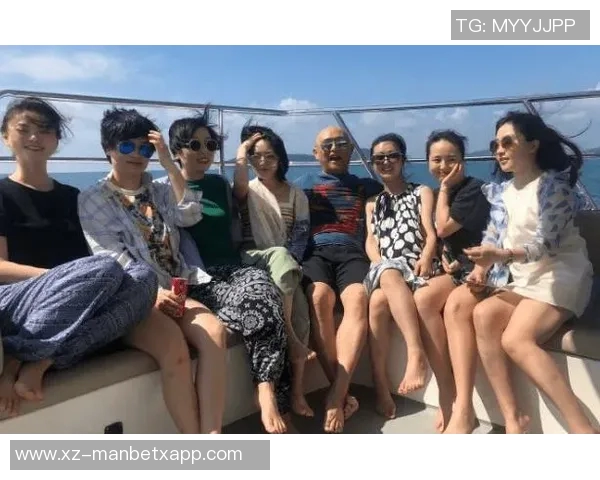 裸奔女郎19年后华丽转身成飞行员引发热议